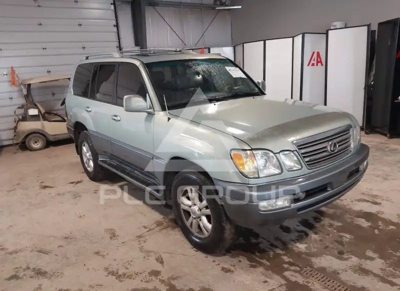 2004 Lexus LX470 photo