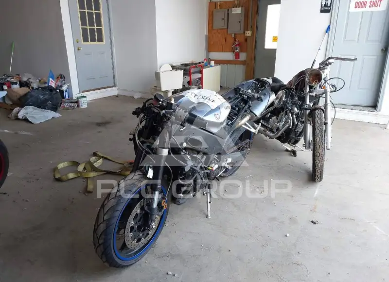 2004 Yamaha YZFR1 фото