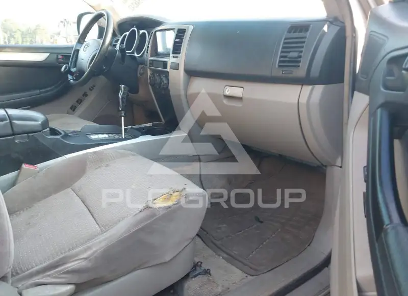 2004 Toyota 4 RUNNER photo
