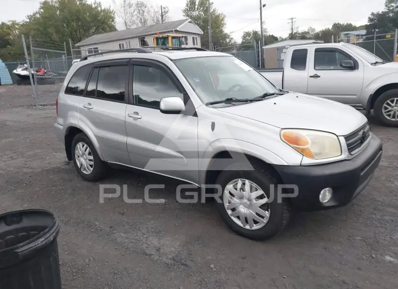 2004 Toyota RAV4 photo
