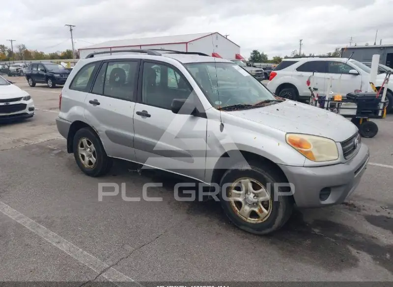 2004 Toyota RAV4 photo