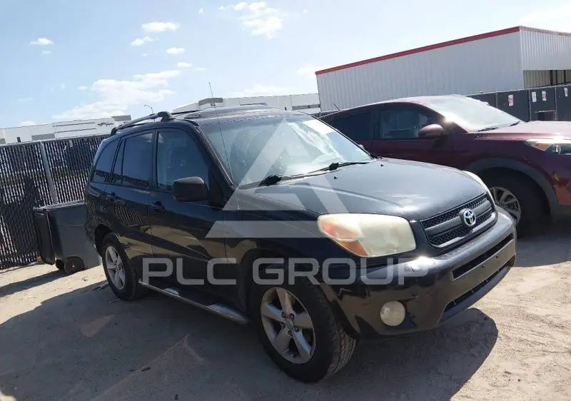 2004 Toyota RAV4 photo