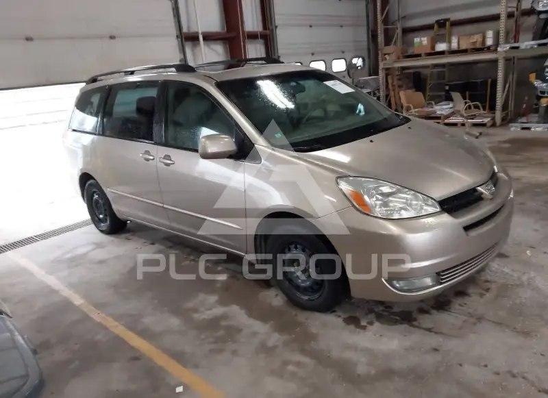 2004 Toyota SIENNA photo