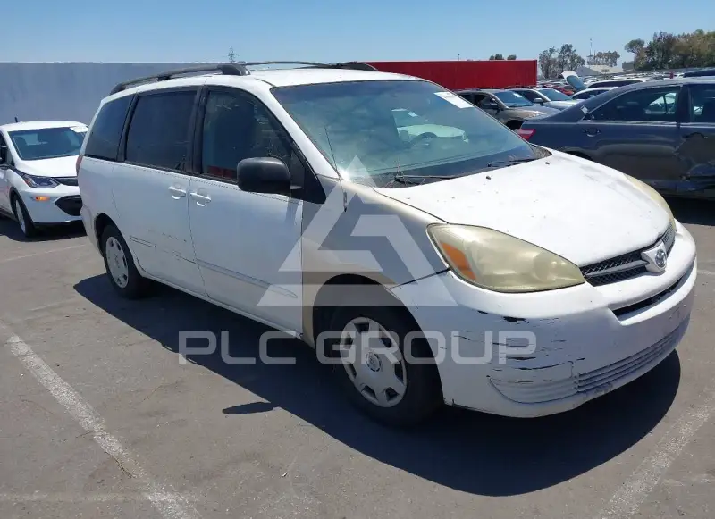 2004 Toyota SIENNA photo