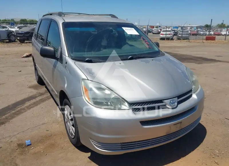 2004 Toyota SIENNA photo