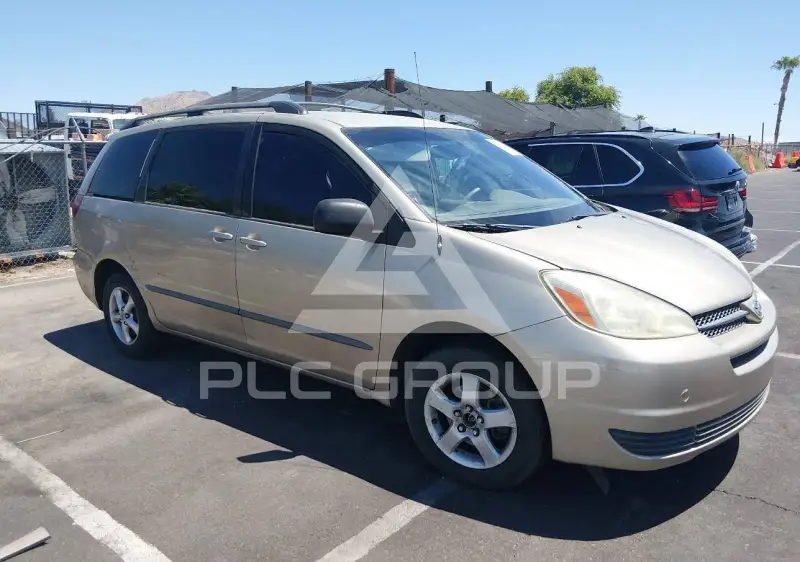 2004 Toyota SIENNA photo