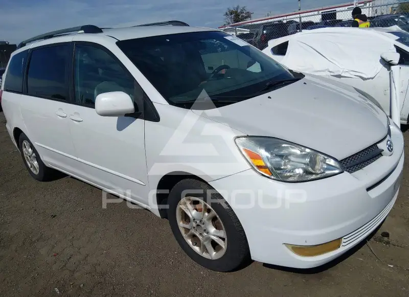 2004 Toyota SIENNA photo