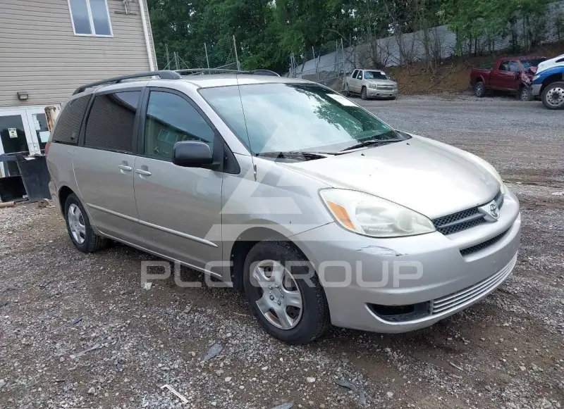 2004 Toyota SIENNA photo