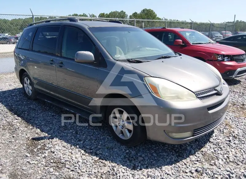 2004 Toyota SIENNA photo
