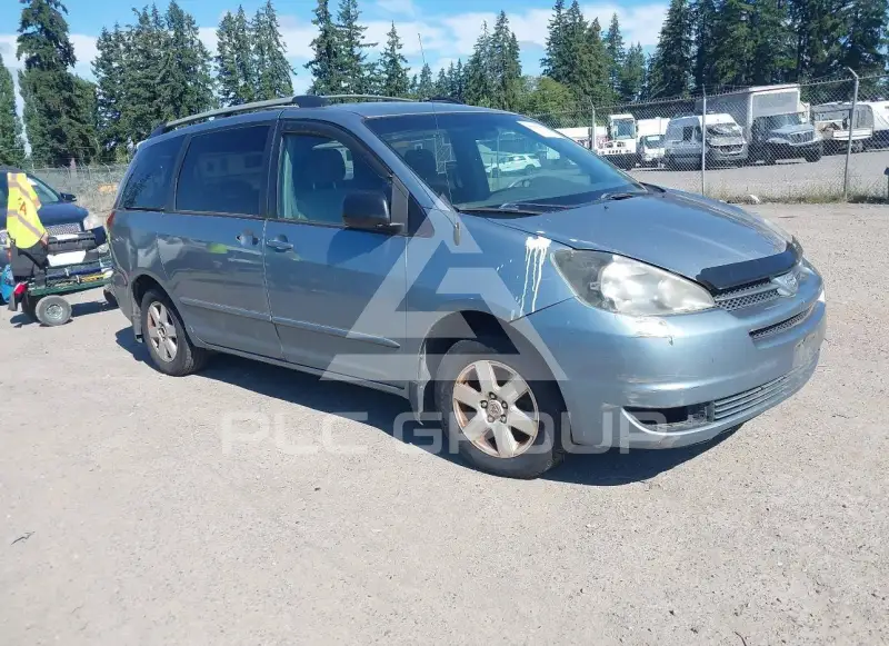 2004 Toyota SIENNA photo