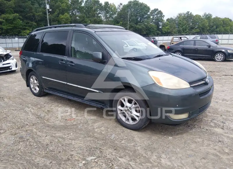 2004 Toyota SIENNA photo