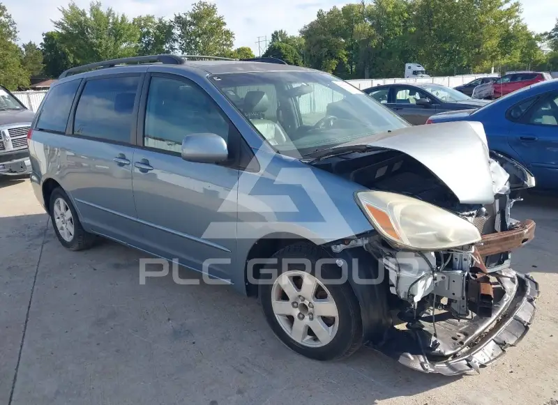 2004 Toyota SIENNA photo