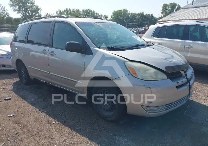 2004 Toyota SIENNA photo