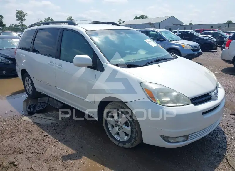 2004 Toyota SIENNA photo