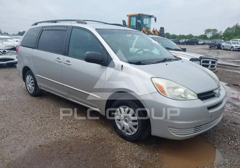 2004 Toyota SIENNA photo