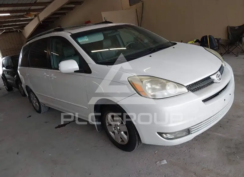 2004 Toyota SIENNA photo