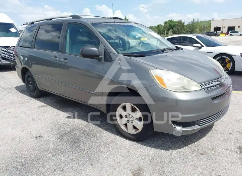 2004 Toyota SIENNA photo