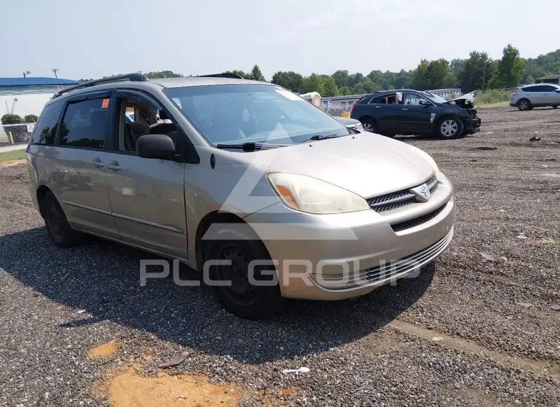 2004 Toyota SIENNA photo