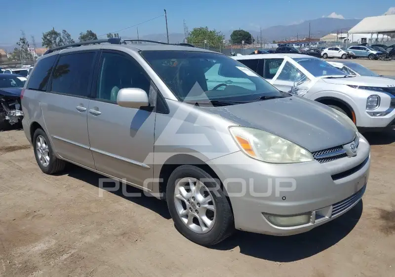 2004 Toyota SIENNA photo