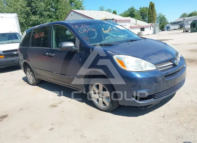 2004 Toyota SIENNA photo