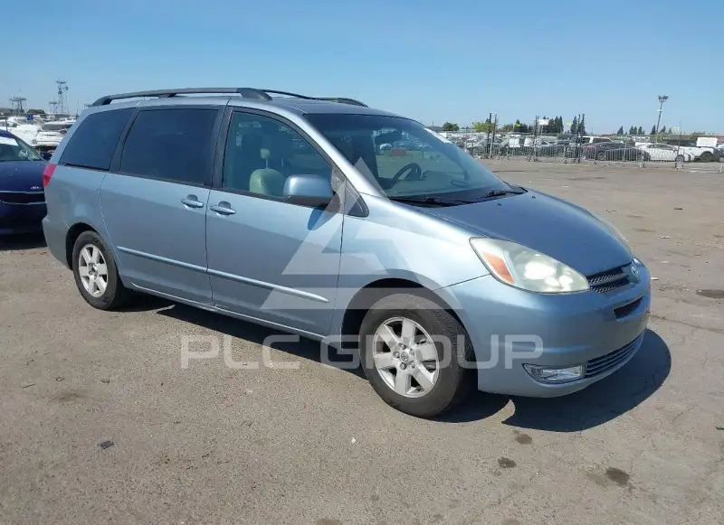 2004 Toyota SIENNA photo