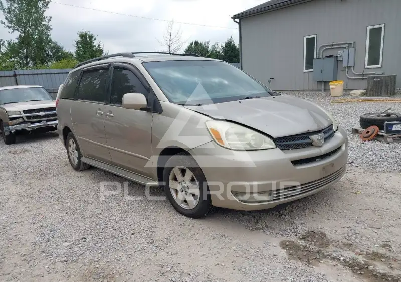 2004 Toyota SIENNA photo