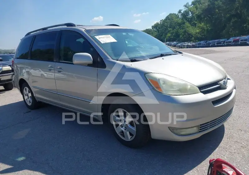 2004 Toyota SIENNA photo