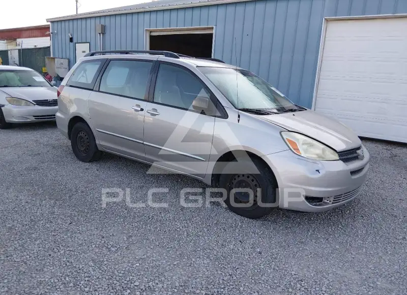 2004 Toyota SIENNA photo