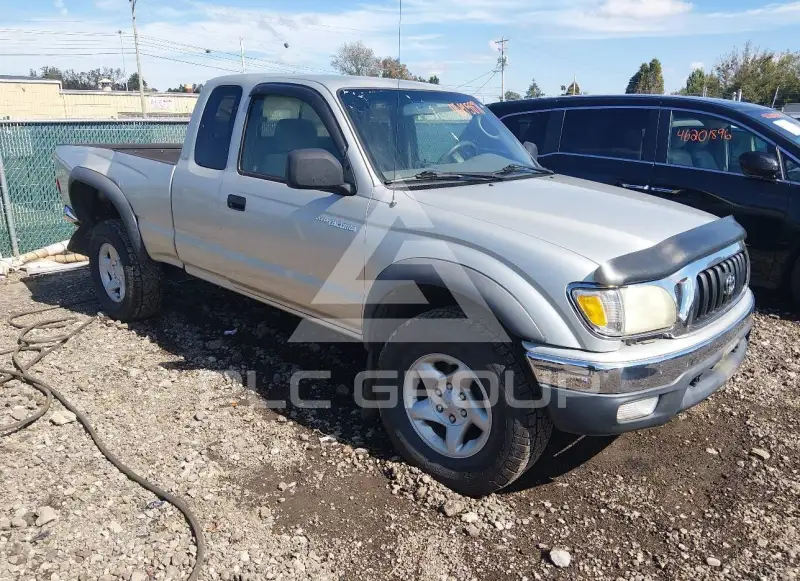2004 Toyota TACOMA photo