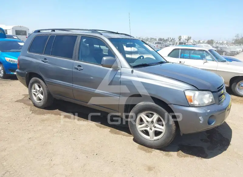 2004 Toyota Highlander photo