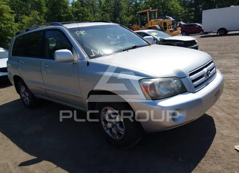 2004 Toyota Highlander photo