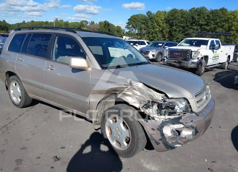 2004 Toyota Highlander photo