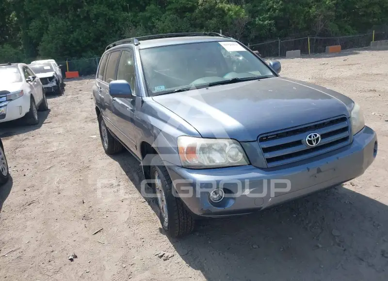 2004 Toyota Highlander photo