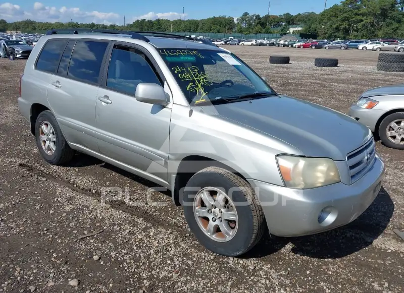 2004 Toyota Highlander photo