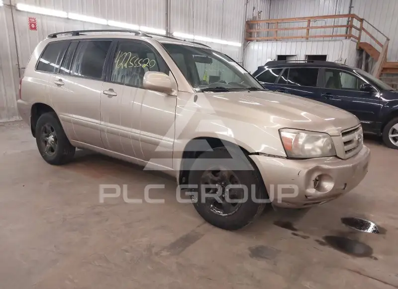2004 Toyota Highlander photo