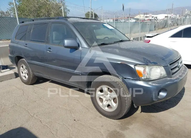 2004 Toyota Highlander photo