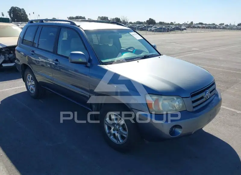 2004 Toyota Highlander photo