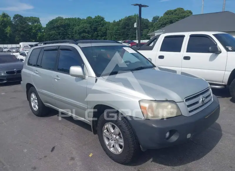 2004 Toyota Highlander photo