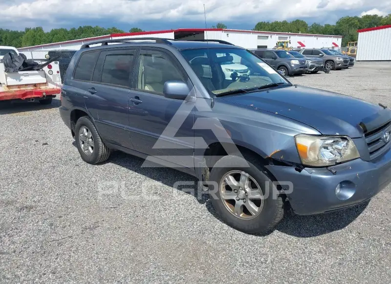 2004 Toyota Highlander photo