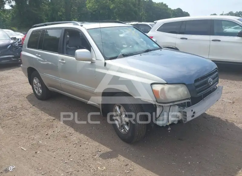 2004 Toyota Highlander photo