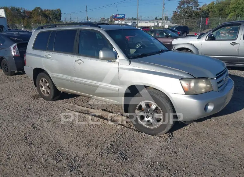 2004 Toyota Highlander photo