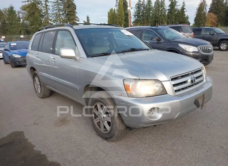2004 Toyota Highlander photo