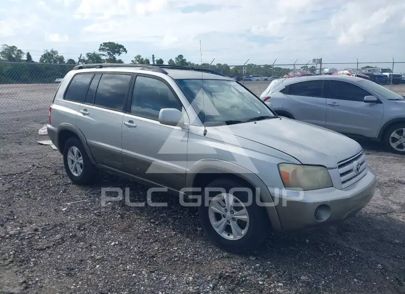 2004 Toyota Highlander photo
