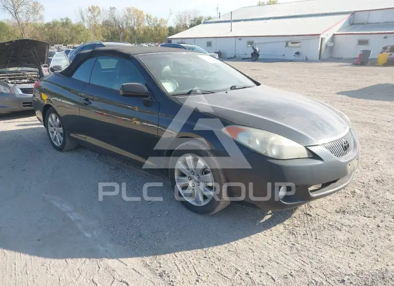 2004 Toyota CAMRY photo