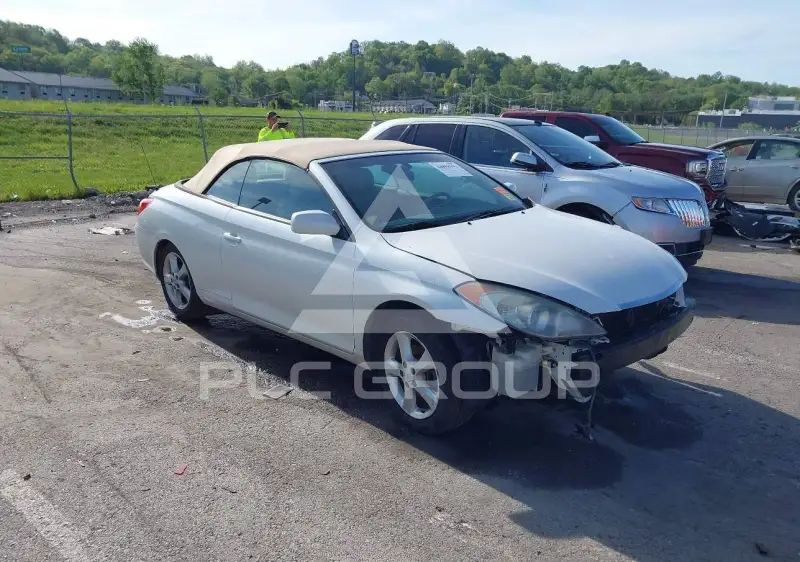 2004 Toyota CAMRY photo