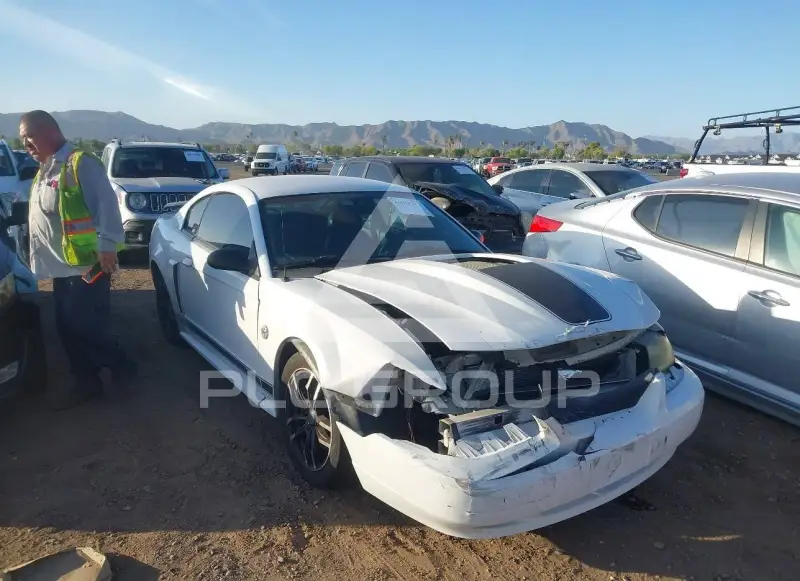 2004 Ford MUSTANG photo