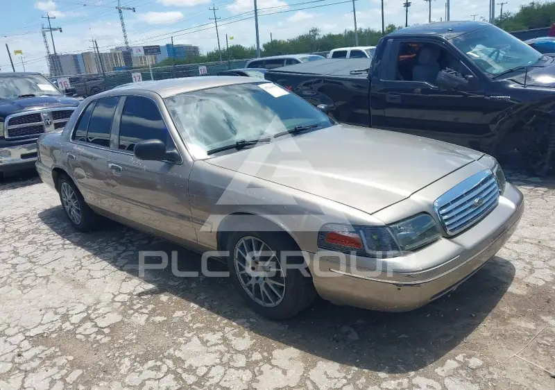 2004 Ford CROWN photo