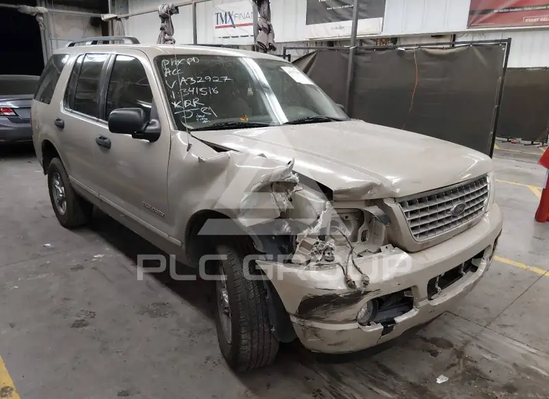 2004 Ford EXPLORER photo