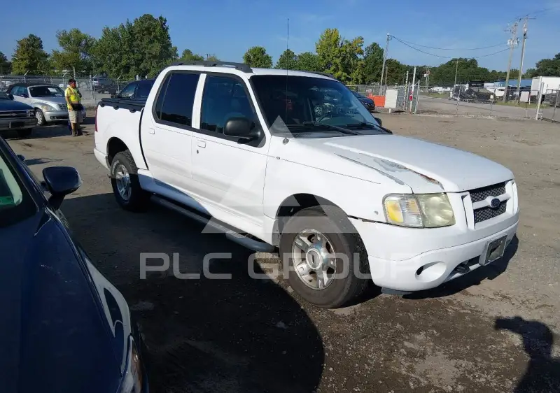 2004 Ford EXPLORER photo