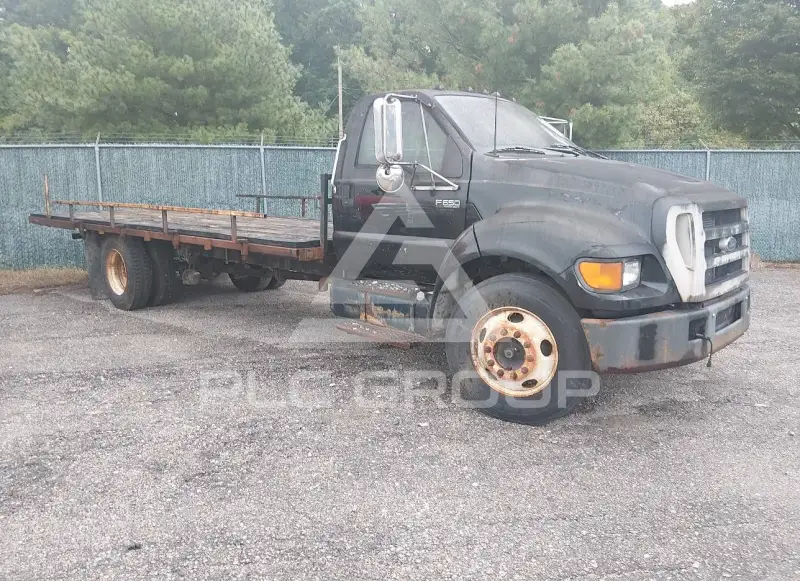 2004 Ford F-650 photo